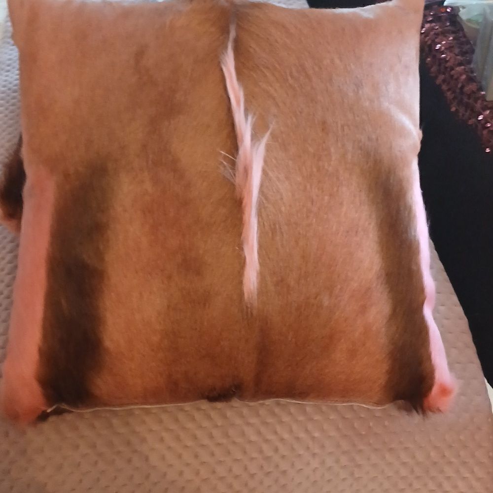 Set of Tergus Pillows - Picture 4 of 6